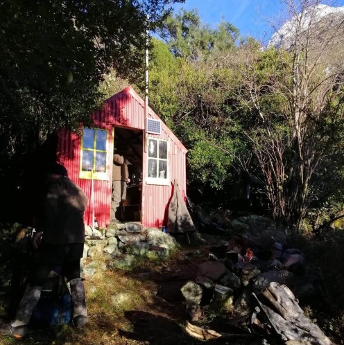 Banfield Hut in sun Riki Gutsell